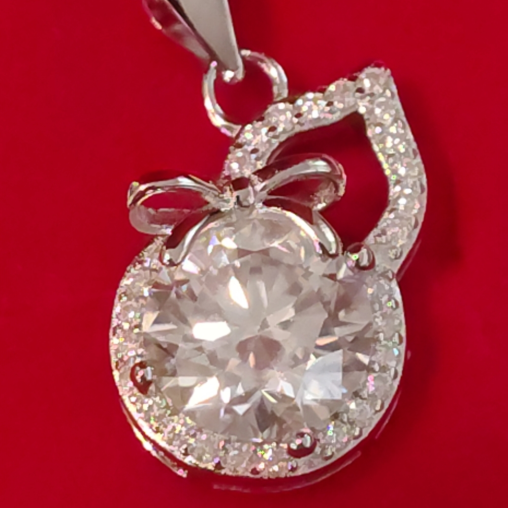3 Ct VVSD Moissanite With Halo Silver Pendant with Bow Design. 9mm